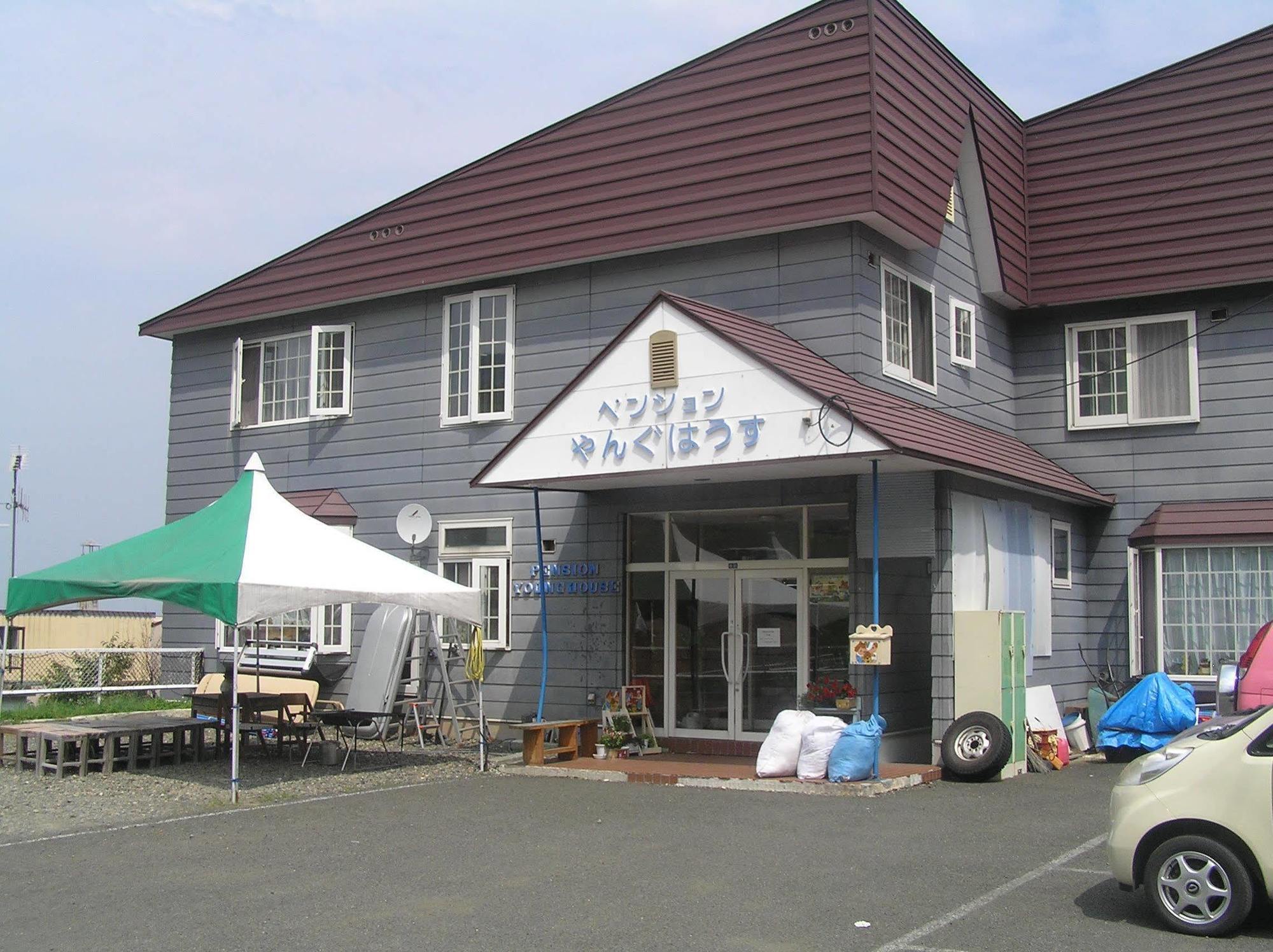 Pension Young House NakaNakafurano Extérieur photo